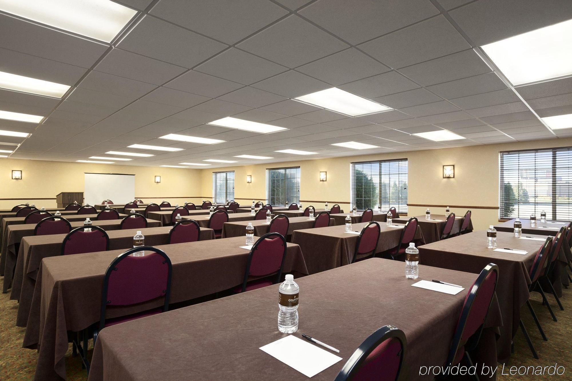Country Inn & Suites By Radisson Bismarck Waterpark Eksteriør bilde