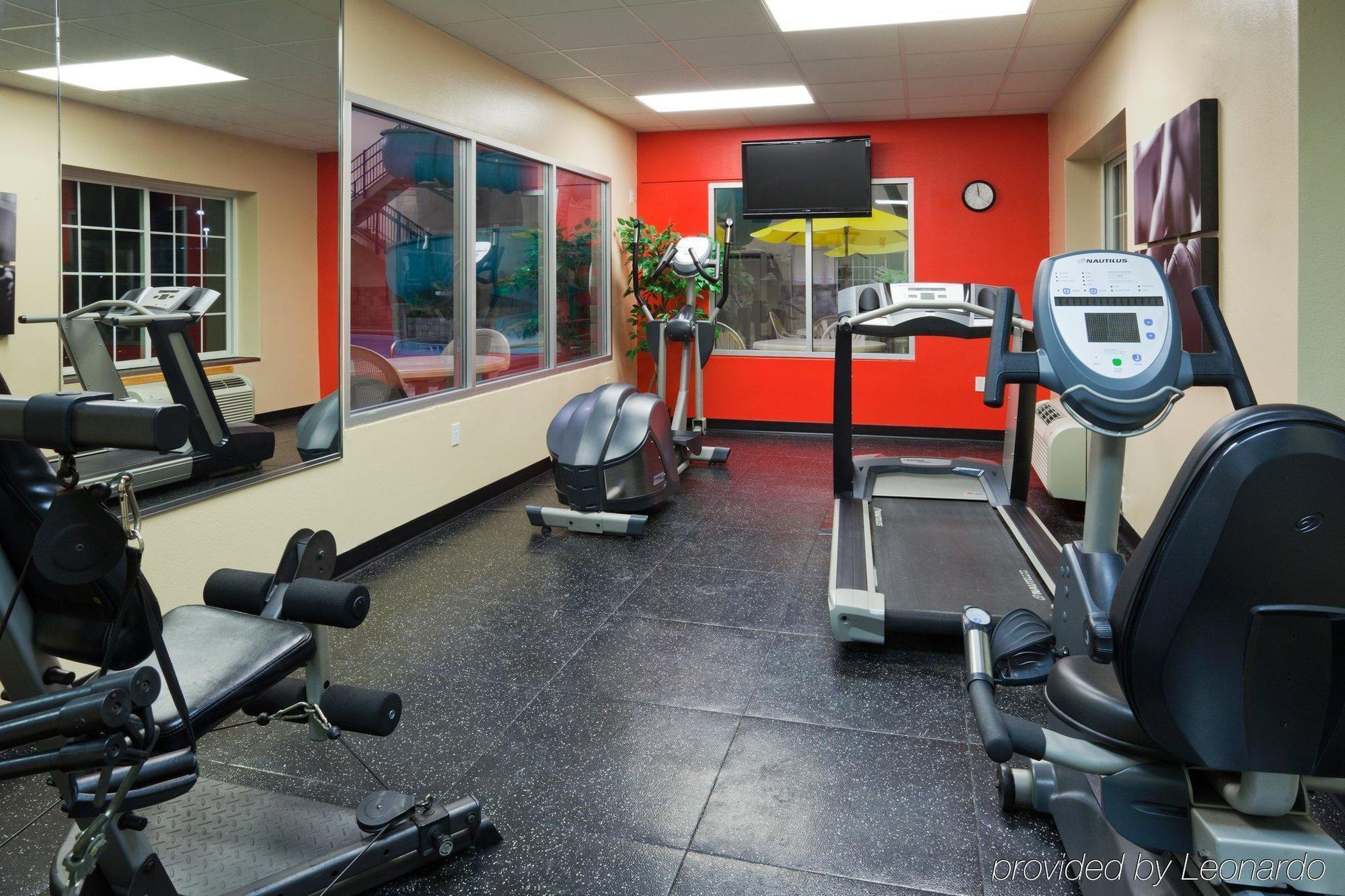 Country Inn & Suites By Radisson Bismarck Waterpark Fasiliteter bilde